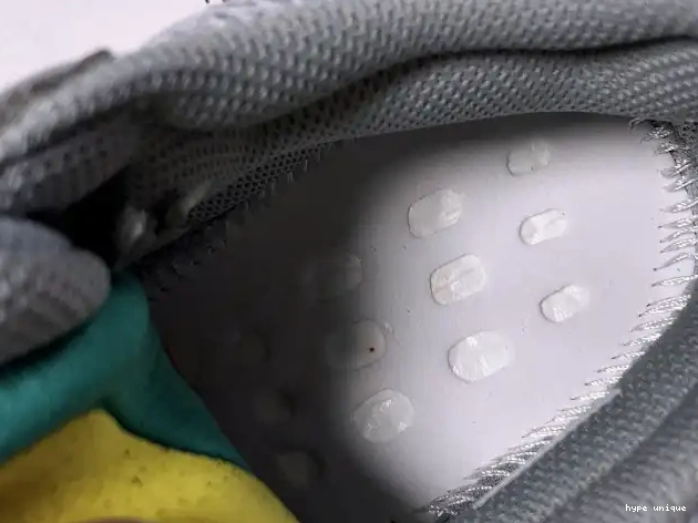 hype Yeezy Inertia
